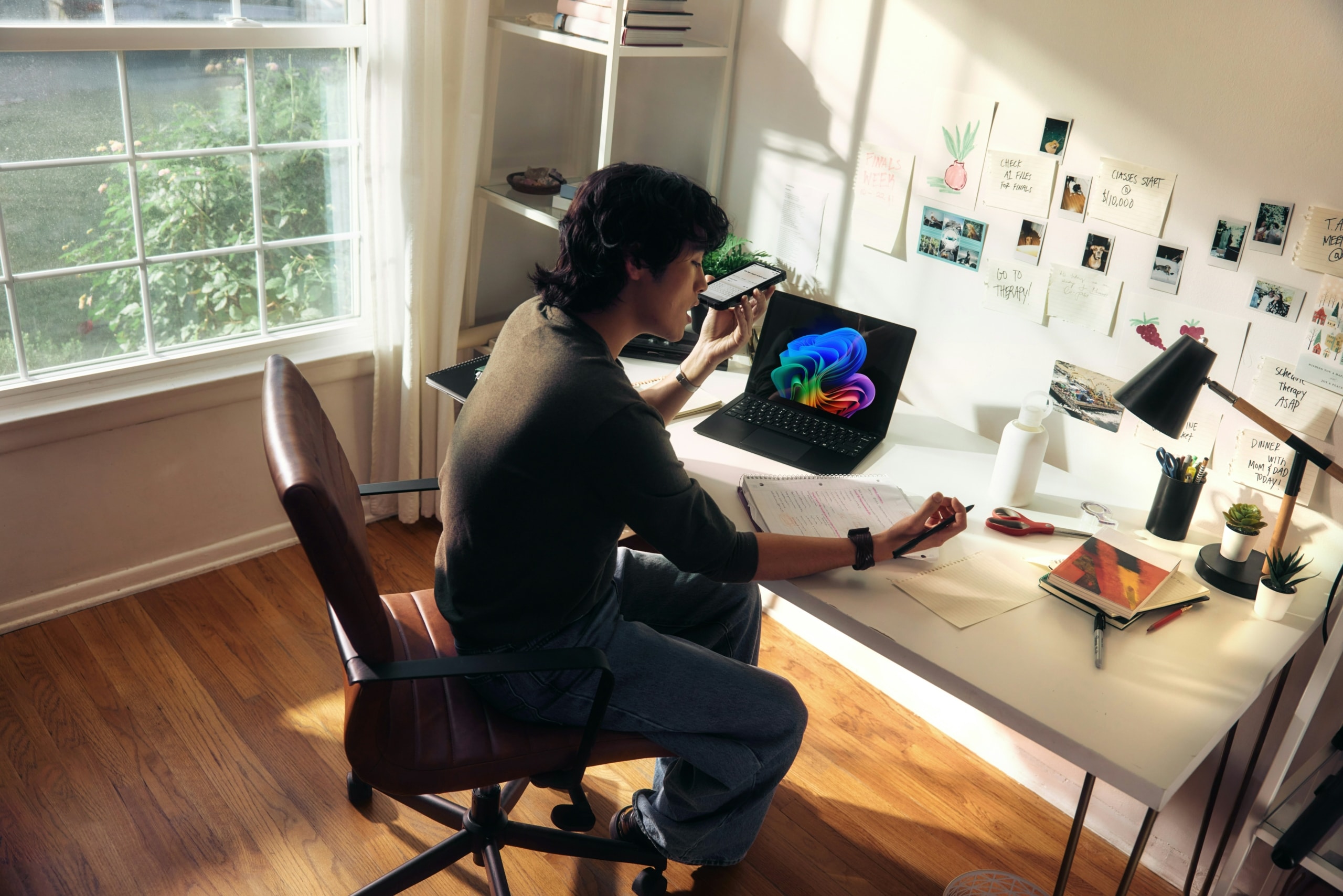 Kvinna vid laptop datasupport